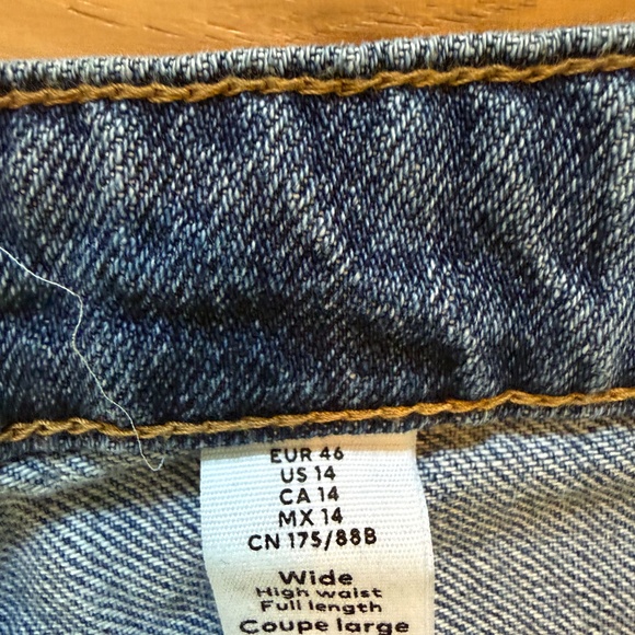 ZARA HIGH RISE JEANS - Picture 2 of 3